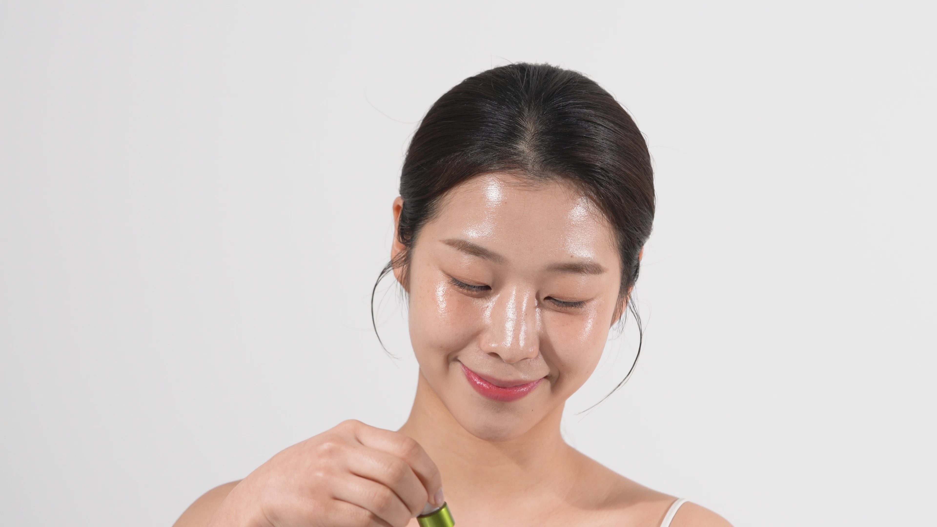 Load video: MARINABI Kelp Cica Calming Serum (30ml)